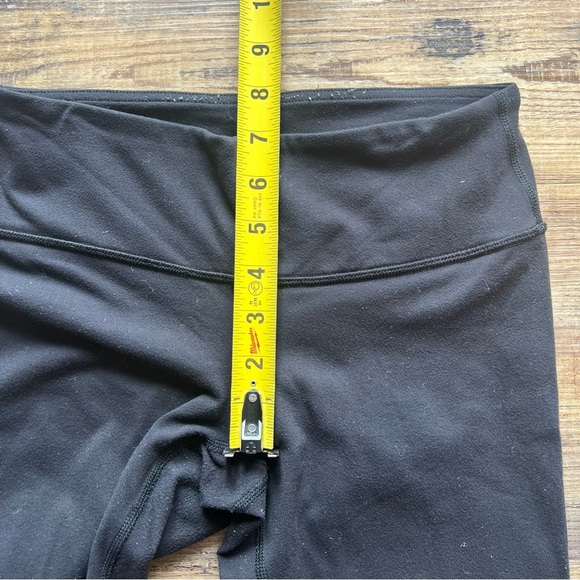 Lululemon Women's Black Cropped Leggings Size 4 GUC - Picture 6 of 9